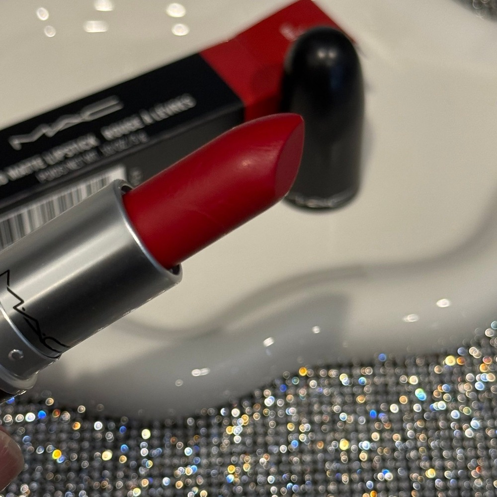 Mac Cosmetics Retro Matte Lipstick in RUBY WOO BNIB The famous Red 707 New - Picture 4 of 7